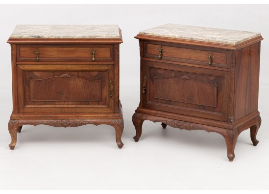 Commode (2 items)