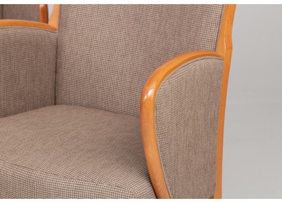 Armchairs  (4 items)