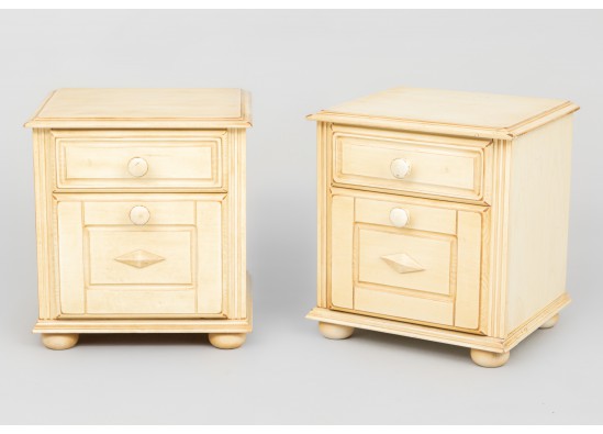 Commode (2 items)