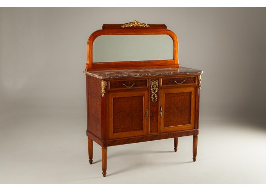 Commode with mirror