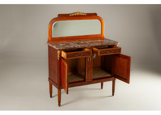 Commode with mirror