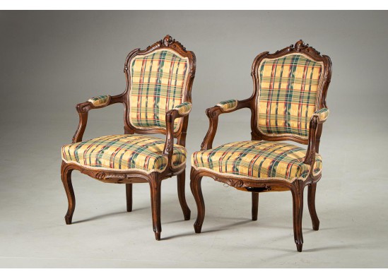 Armchairs (2 items) 