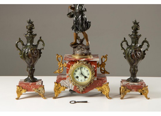 Clock and vases (2 items) 