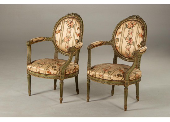 Armchairs (2 items) 