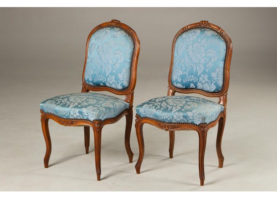 Chairs (2 items)