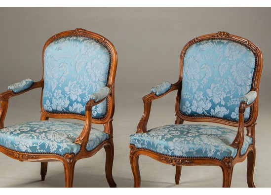 Armchairs (2 items) 